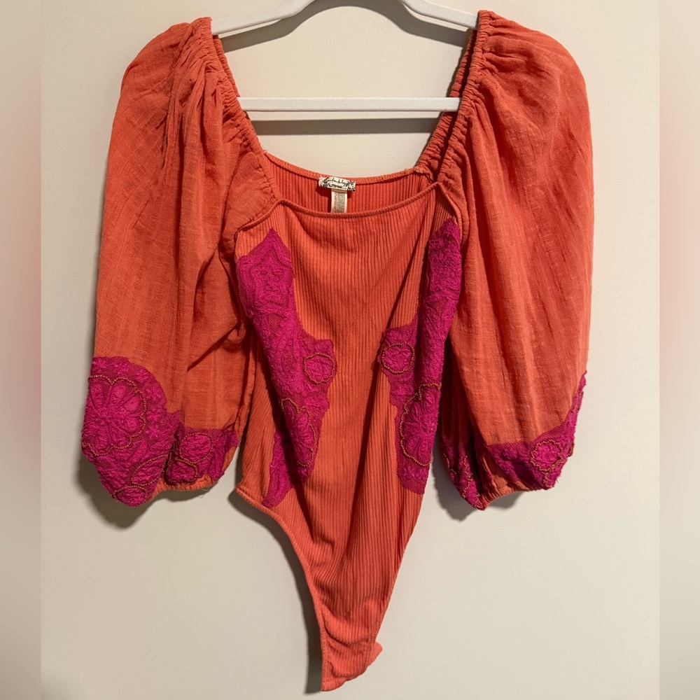 ⚫️⚫️Free People Bali Magique Bodysuit Embellished Ribbed Floral Applique